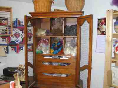 Armoire holding exotic fibers